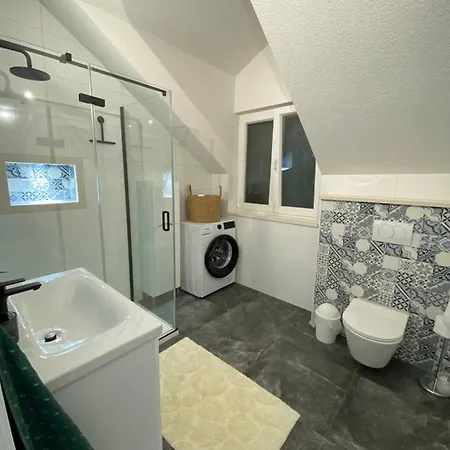 Penthouse Vanja ボル