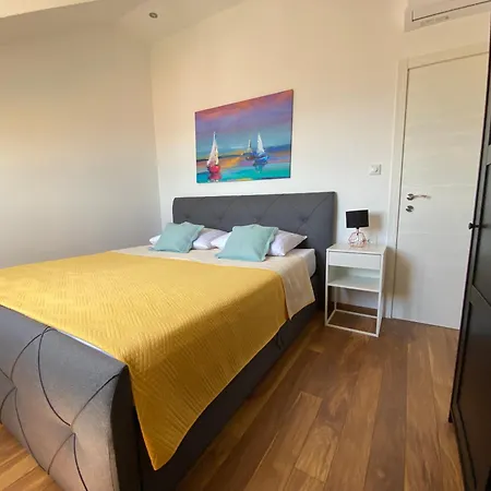 Penthouse Vanja アパート