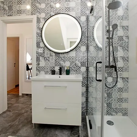 Penthouse Vanja * בול